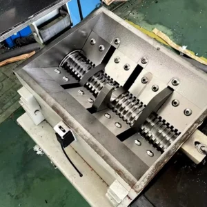 Alloy Hob Set Slow Crusher Blade Pineapple Tooth Plastic Pellet Cutter Blade for Granulator Plastic Rubber Machinery Parts