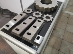 Customized Crusher Machine Blade Part Industrial Crusher Blade Durable High-hardness Wood Crusher Blades