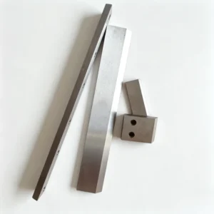Customized Precision Plastic Crusher Blades Wear Resistant Rubber Metal Crusher Blade for Sale
