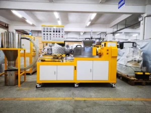 Dual Arm Die Face Hot Cut Twin Screw Pelletizing Machine PLC Control for High Productivity PP High MFI Sticky Polymers