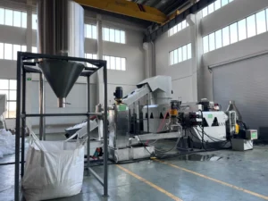 Durable 150-1000 Kg/h PE Films Bags PLA Films Plastic Recycling Pellet Making Granulator Machine