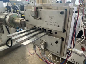 High Precision Custom PE Extrusion Mould Polyethylene Extruder Mold for Pipe Sheet Profile