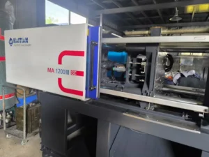 Multi functional Plastic Molding Machinery Automation Equipment 120 Tons Smart Plastic Injection Molding Machine