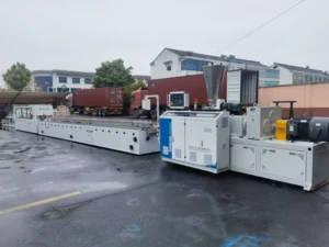 PE WPC Decking Extrusion Machine Co extrusion Wood Plastic Composite Profile Extrusion Line WPC Making Machine