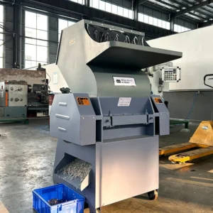 Plastic Crusher 500-2000kg/h PET Bottle Plastic Crushing Machine