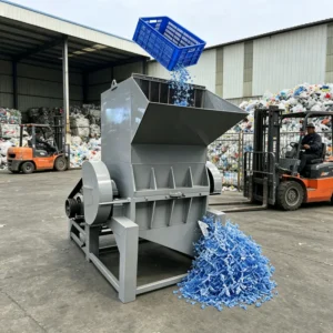 Plastic Crusher Machine with Conveyor Belt High Efficiency Waste Plastic Crusher Recycling Line for Industrial Manufacturer