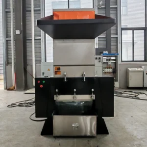 Plastic Crusher for PET Bottles PVC Pipes Low Noise Waste Grinder with Alloy Blades for Recycling Plant