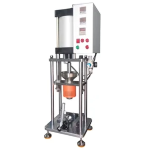 Small Sized Pneumatic Injection Molding Machine