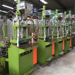 Used 35t and 45t Vertical Injection Molding Machine